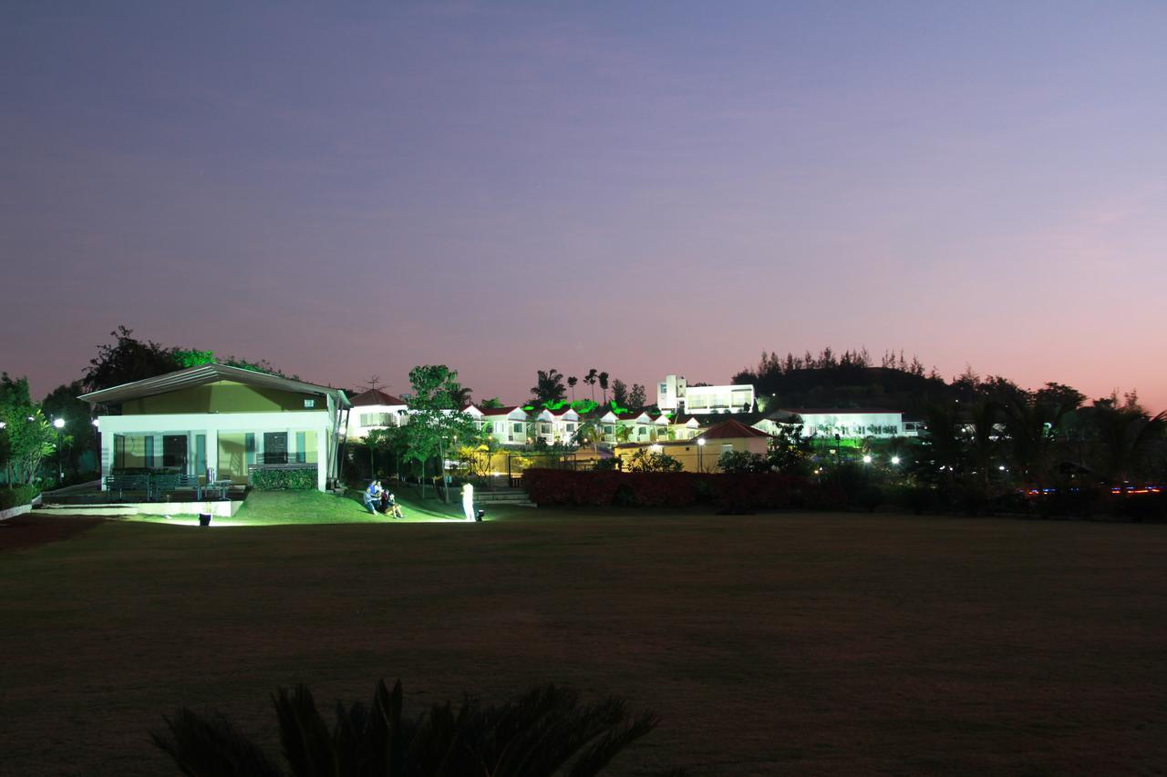 Savana Lake Resort Nászik Kültér fotó