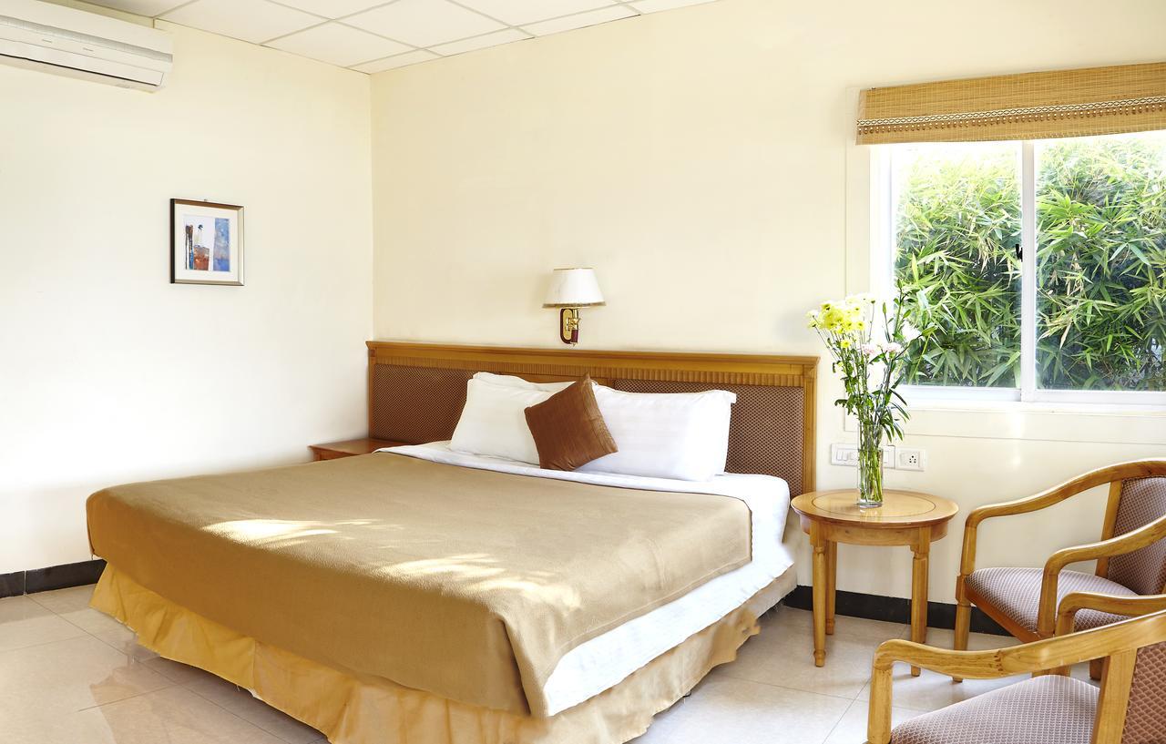 Savana Lake Resort Nászik Kültér fotó
